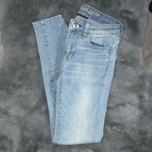AMERICAN EAGLE JEANS